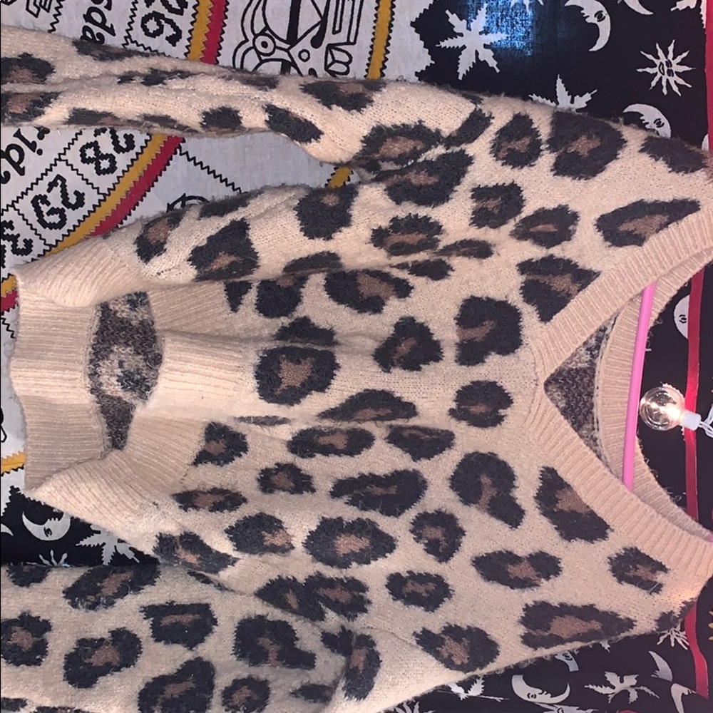 Size medium pink Victoria’s Secret sweater